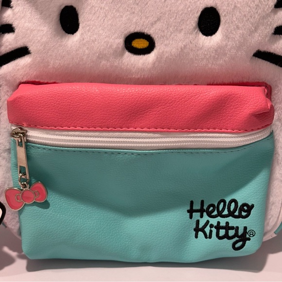 Hello Kitty Mini Backpack - Picture 3 of 10